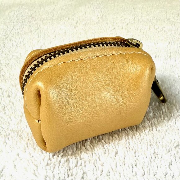 Portland Leather Champagne Dopp Keychain Pouch - Brand New - Picture 3 of 7